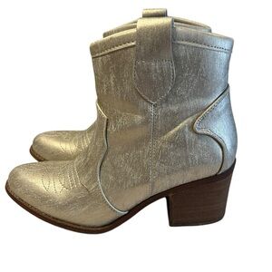 Dirty Laundry Gold Western Style Heeled Booties Size 7 1/2